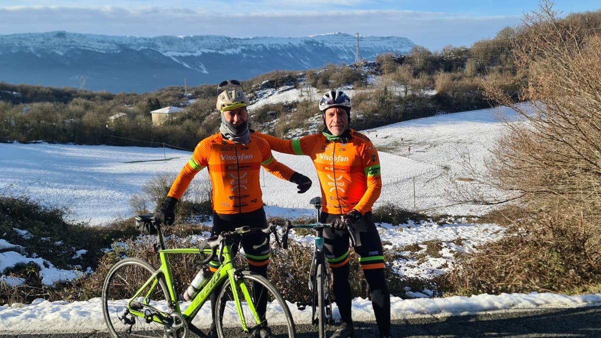 Dos ciclistas navarros emprenden "la prueba de mountain bike m&aacute;s dura del mundo" en favor de la Asociaci&oacute;n Navarra de ELA